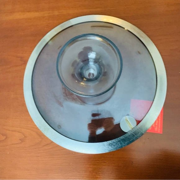 13” inches round clear glass cake stand with pedestal and shiny silver trim line - Picture 4 of 6